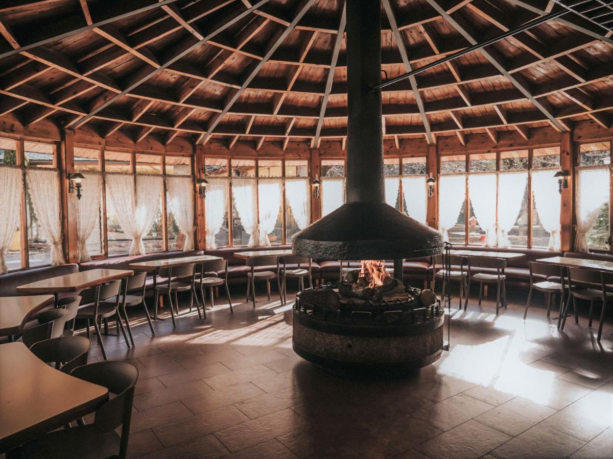 Hostal Les Fonts Castellar De N'Hug Dış mekan fotoğraf