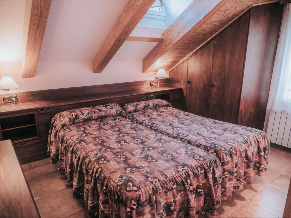 Hostal Les Fonts Castellar De N'Hug Dış mekan fotoğraf