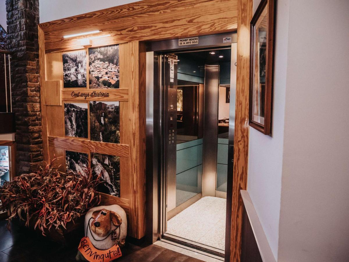 Hostal Les Fonts Castellar De N'Hug Dış mekan fotoğraf