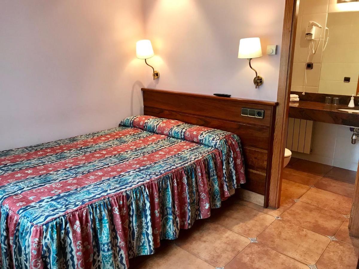 Hostal Les Fonts Castellar De N'Hug Dış mekan fotoğraf
